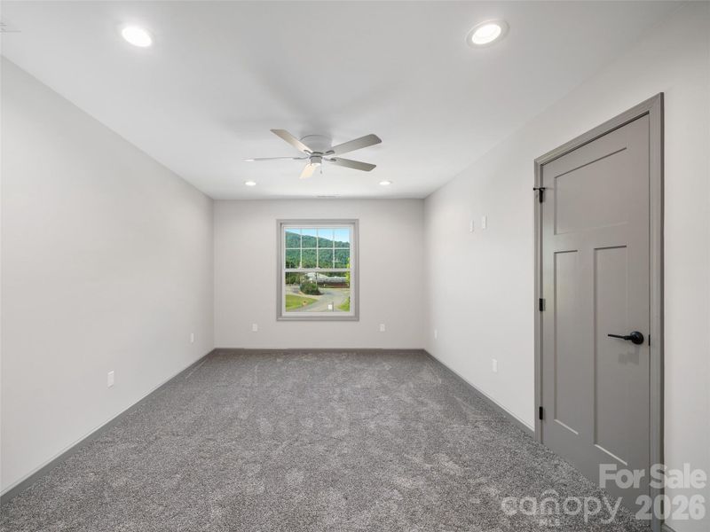 Spacious, unfurnished interior of a new home in , Burnsville (Image 13).