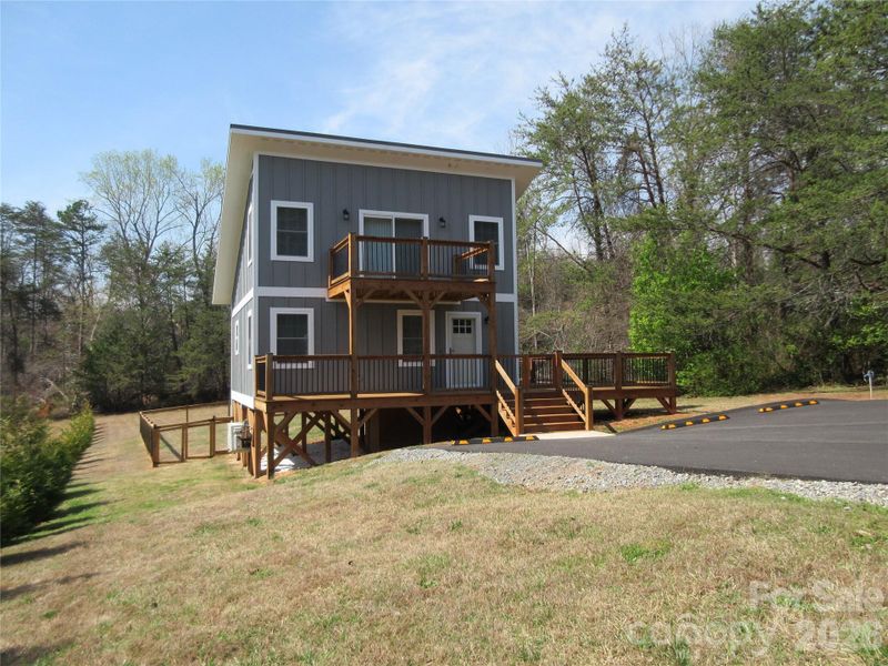 Exterior details and patio area of a home in , Rutherfordton (Image 24).