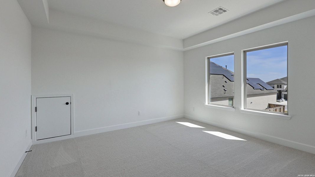 Spacious, unfurnished interior of a new home in The Ranches at Creekside, Boerne (Image 21).