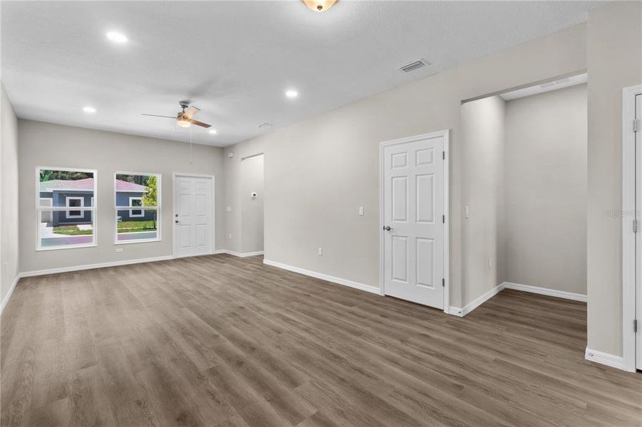 Spacious, unfurnished interior of a new home in , Tampa (Image 35). Spacious, unfurnished interior of a new home in , Tampa (Image 35).