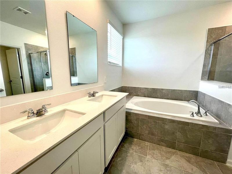 Furnished interior view inside a new home in , Davenport (Image 6).