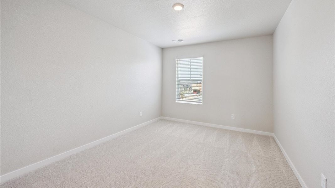 Spacious, unfurnished interior of a new home in Horizon Uptown, Aurora (Image 11).