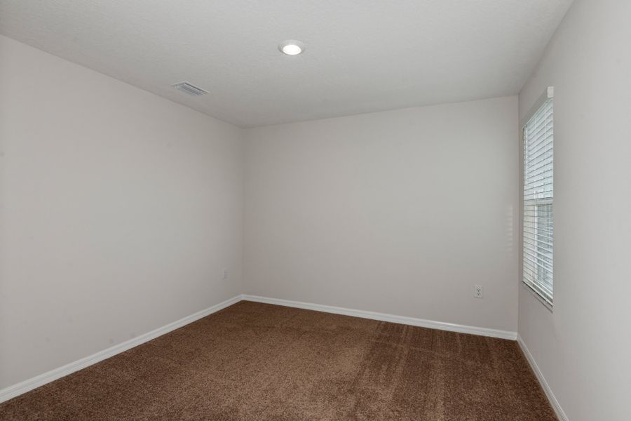 Representative unfurnished interior of a home built from the Barcelona by Casa Fresca Homes in Grove at Crosswinds, Haines City (Image 21).
