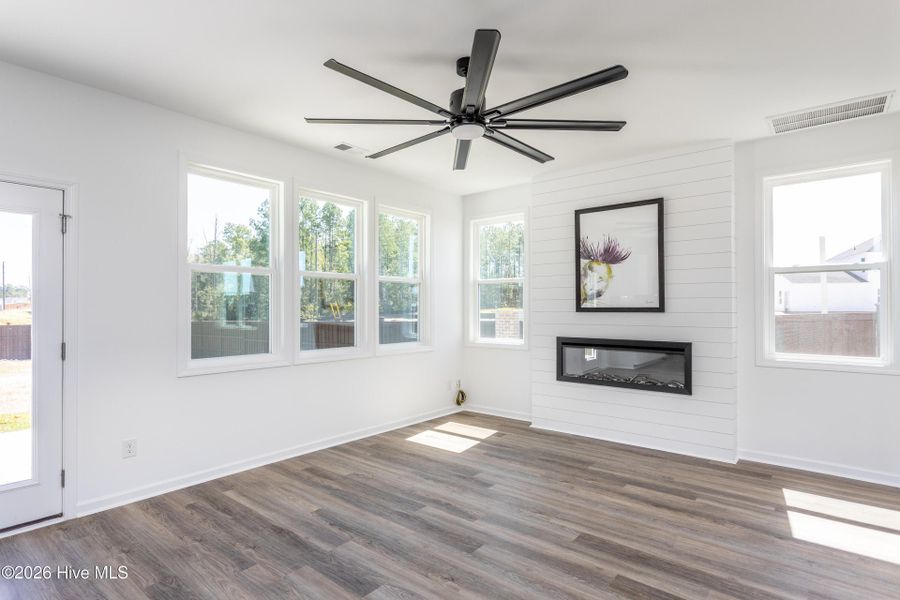 Spacious, unfurnished interior of a new home in Terrapin, Leland (Image 10).