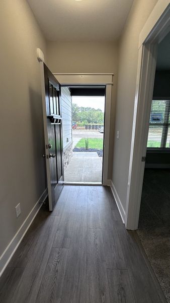 Spacious, unfurnished interior of a new home in Veterans Cove, Murfreesboro (Image 14).