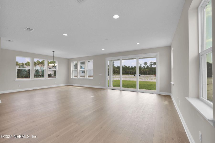 Spacious, unfurnished interior of a new home in Seabrook Village at Nocatee, Ponte Vedra (Image 16).
