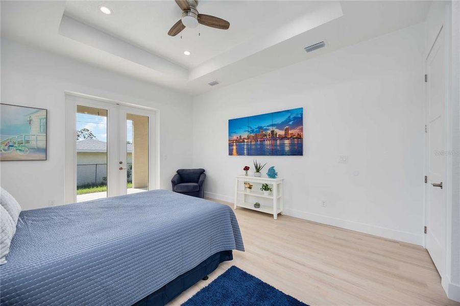 Furnished interior view inside a new home in , Englewood (Image 5).