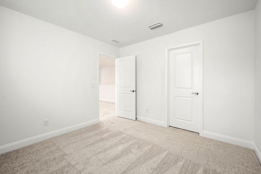 Spacious, unfurnished interior of a new home in Salem Bay, Beaufort (Image 19).