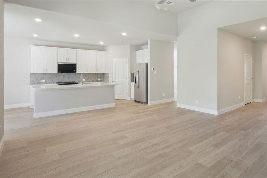 Photo is not of the actual home, but is an inspirational photo of builder’s model home and may depict options, furnishings, and/or decorator features that are not included. Photo is not of the actual home, but is an inspirational photo of builder’s model home and may depict options, furnishings, and/or decorator features that are not included.