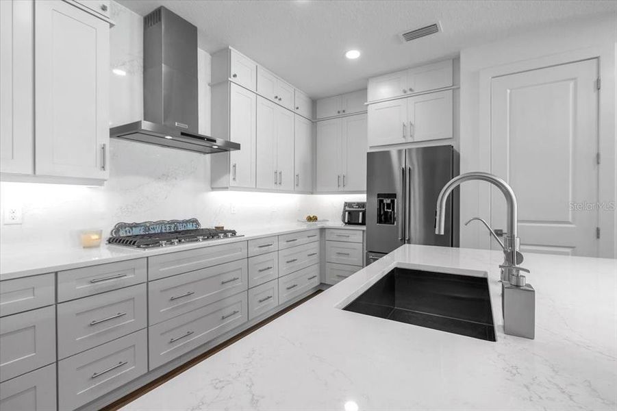 Furnished interior view inside a new home in , Venice (Image 36).