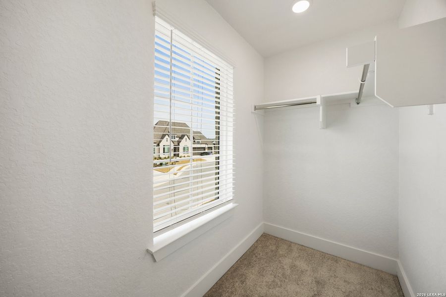 Spacious, unfurnished interior of a new home in Ventana, Bulverde (Image 50).