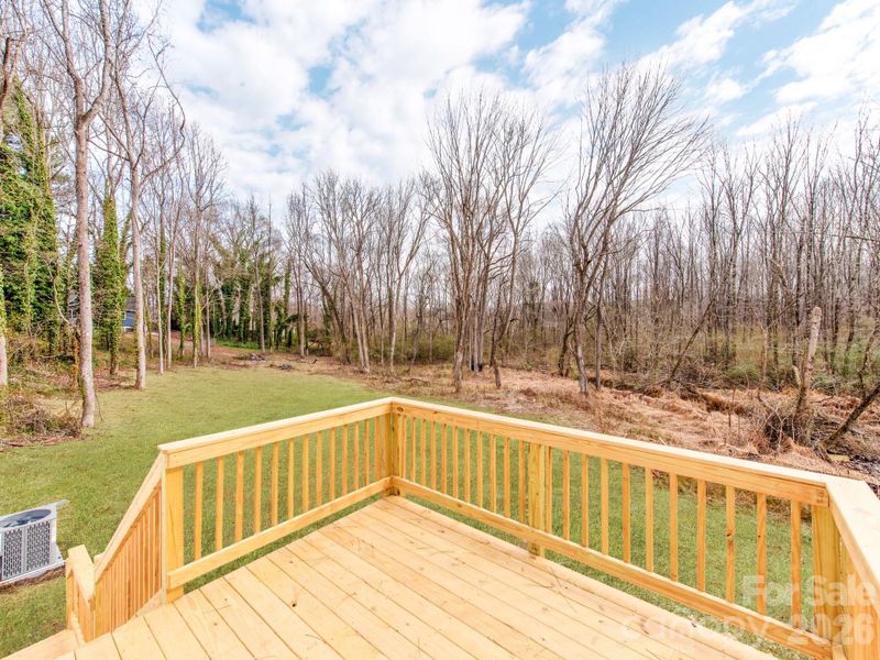 Exterior details and patio area of a home in , Monroe (Image 19).