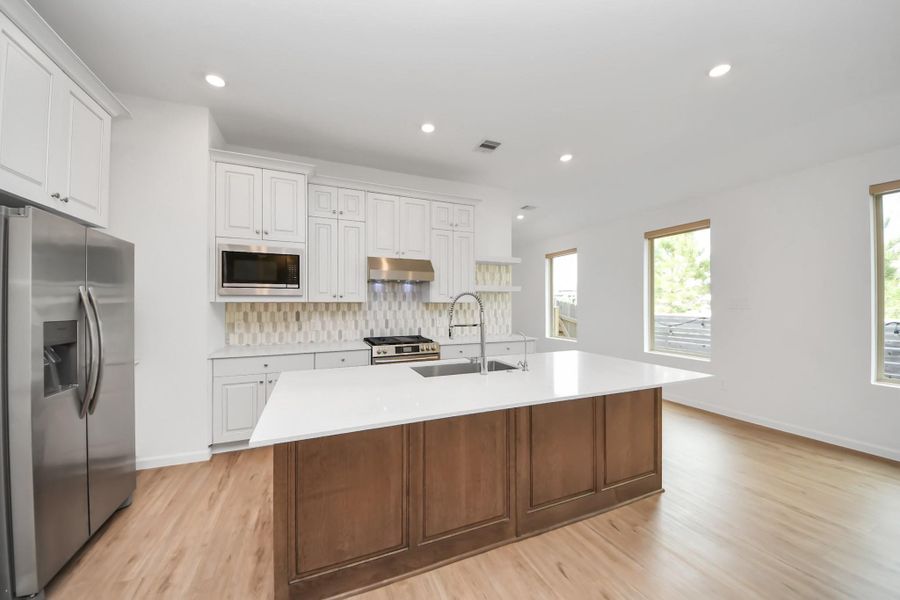 Great Island Kitchen with Breakfast Bar.