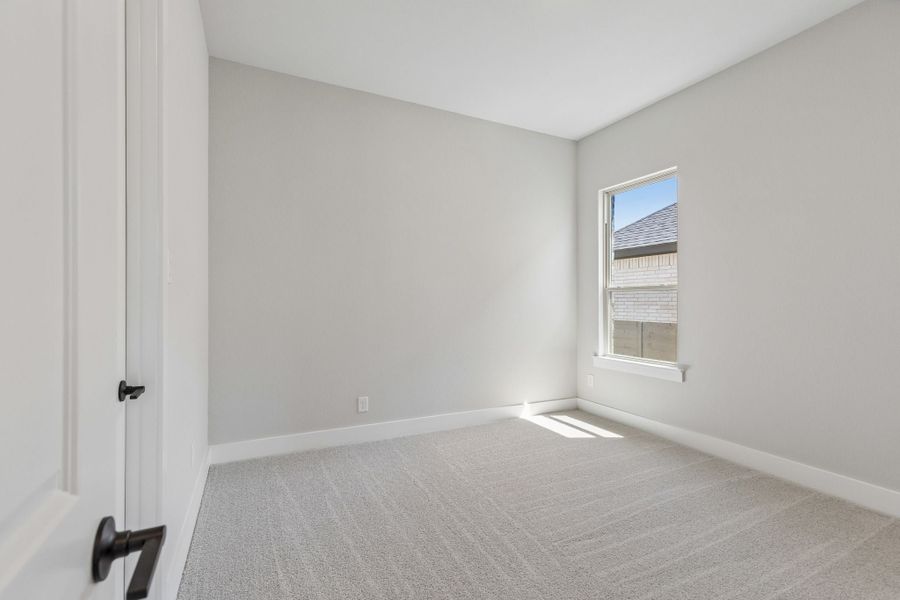 Spacious, unfurnished interior of a new home in Painted Tree Lakeside, McKinney (Image 30).