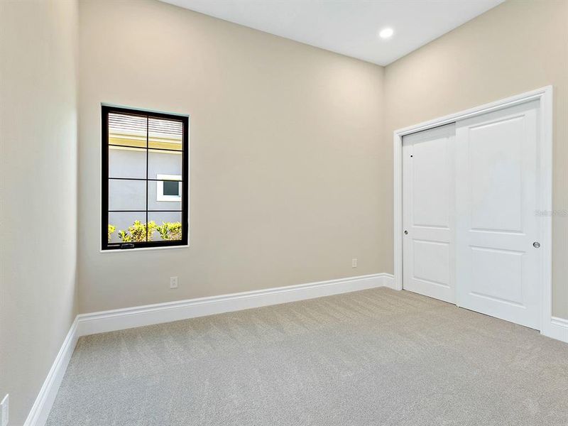 Spacious, unfurnished interior of a new home in , Sarasota (Image 69).