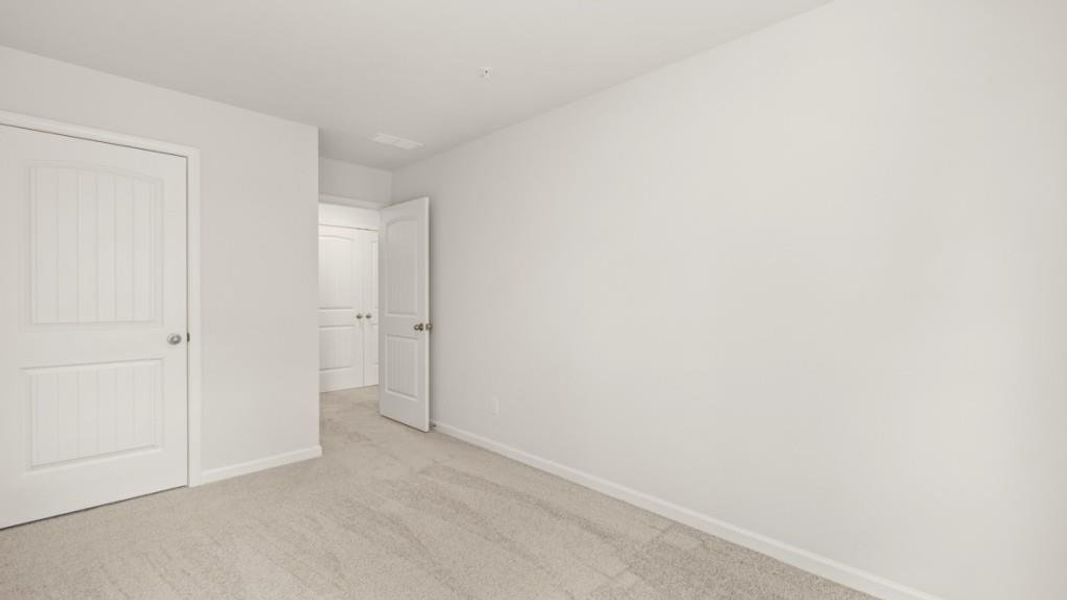 Spacious, unfurnished interior of a new home in Roseleigh Park, Douglasville (Image 16).