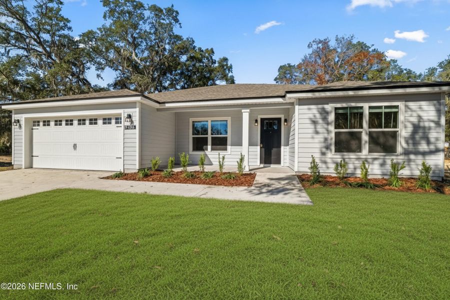 Exterior details and patio area of a home in , Middleburg (Image 4).
