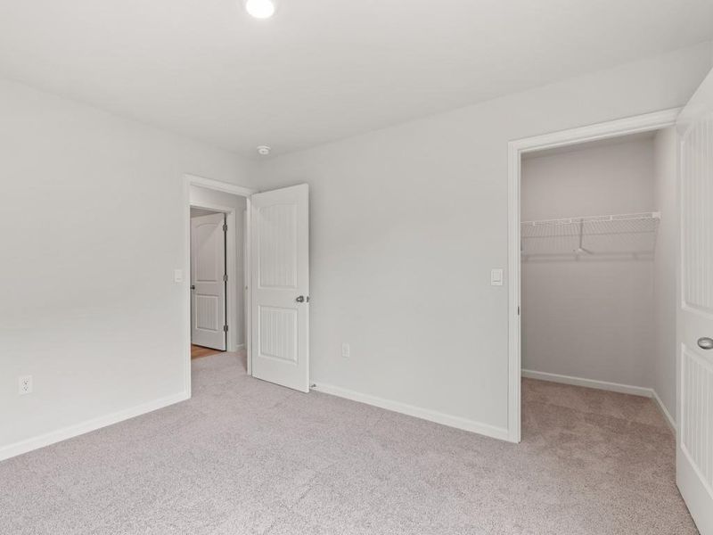 Spacious, unfurnished interior of a new home in Oakleigh Glen, Dallas (Image 12).