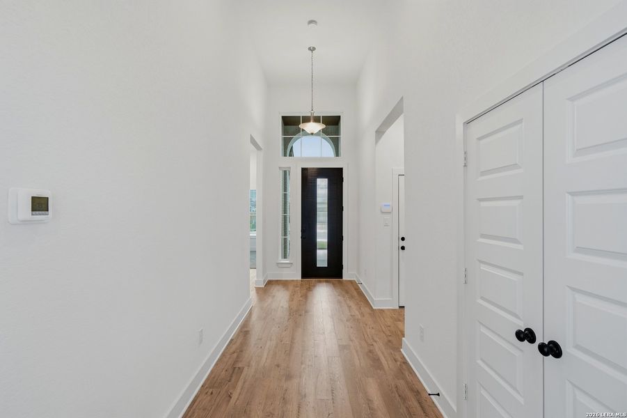 Spacious, unfurnished interior of a new home in Alsatian Oaks, Castroville (Image 35).