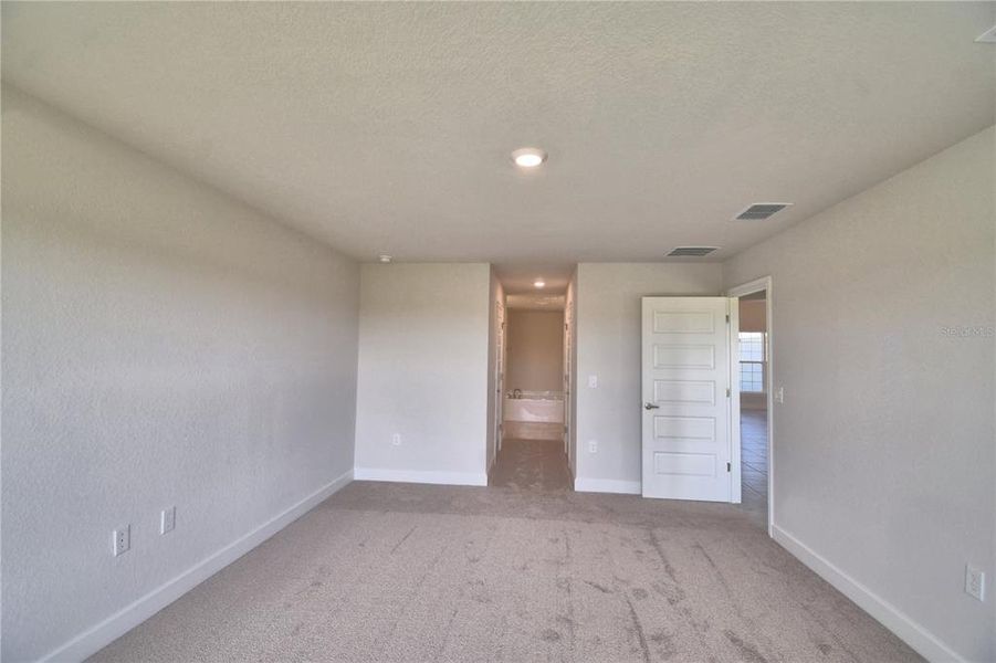 Spacious, unfurnished interior of a new home in Cadence Crossing, Auburndale (Image 44).