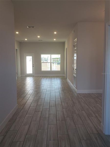 Spacious, unfurnished interior of a new home in Pine Bluff, Spring Hill (Image 11). Spacious, unfurnished interior of a new home in Pine Bluff, Spring Hill (Image 11).