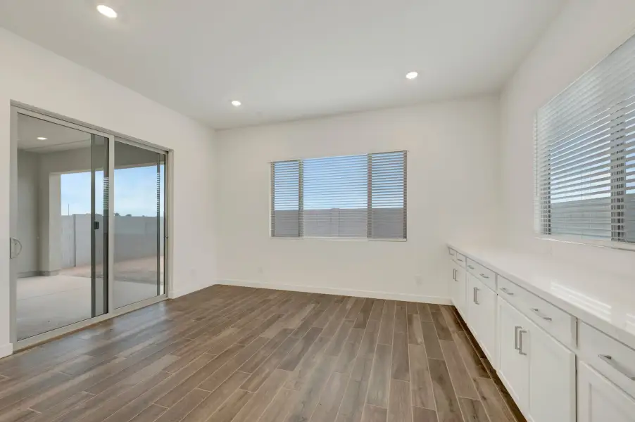 Spacious, unfurnished interior of a new home in Soleo, San Tan Valley (Image 13).