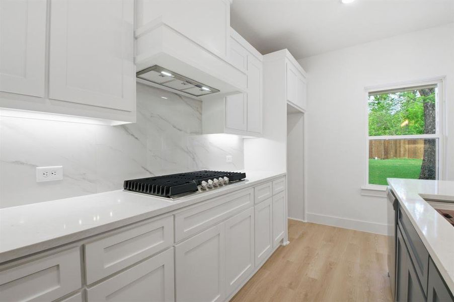 Furnished interior view inside a new home in , Denison (Image 6).