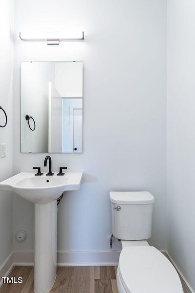 020-1280x960-powder-room