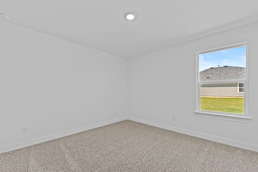 Spacious, unfurnished interior of a new home in Railhead, Cedar Creek (Image 18).