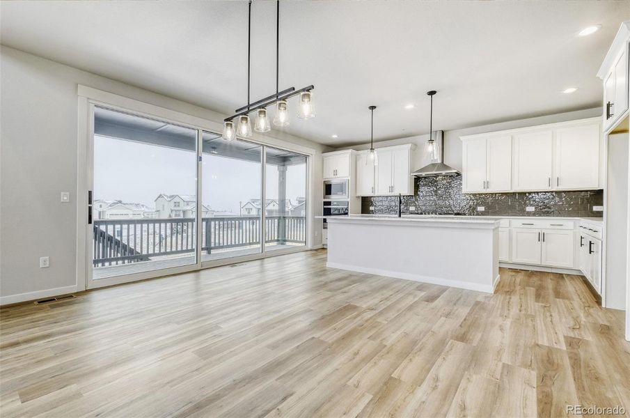 Spacious, unfurnished interior of a new home in Sterling Ranch Homestead, Colorado Springs (Image 25).