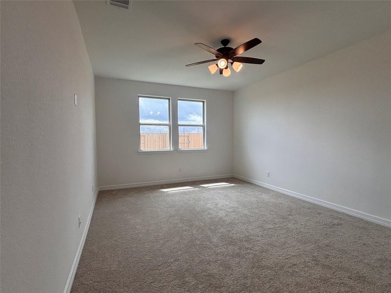 Spacious, unfurnished interior of a new home in Ashland, Angleton (Image 12).