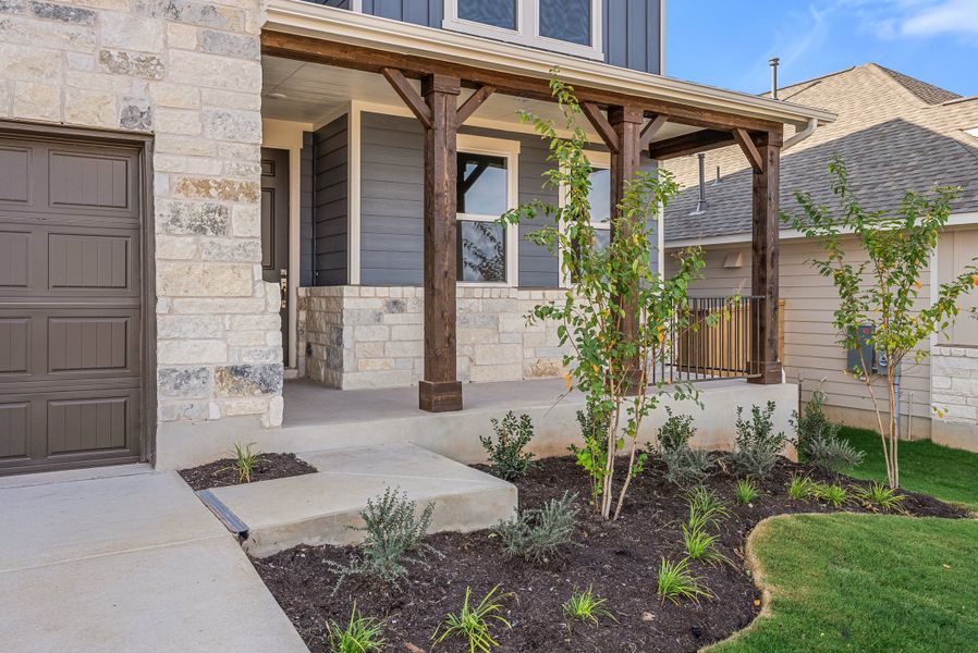Representative exterior details of a home built from the Somerville by Ashton Woods in Willow Springs, Buda (Image 3).