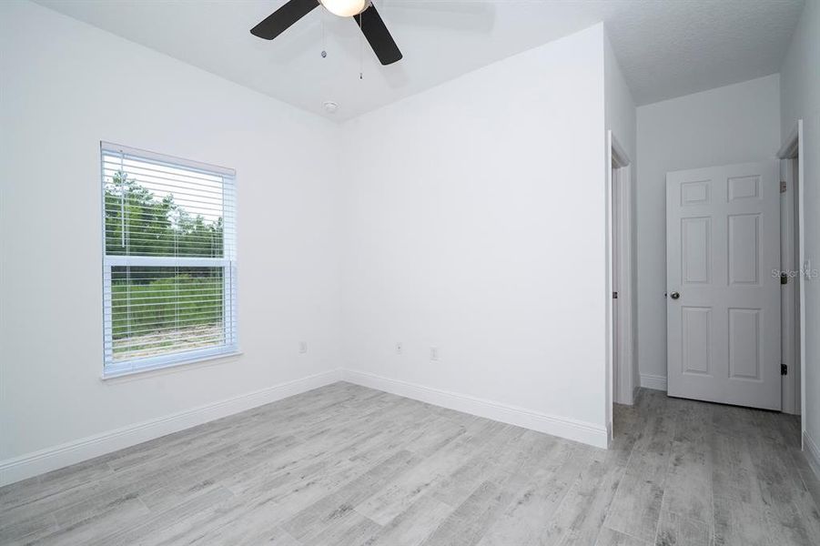 Spacious, unfurnished interior of a new home in , Ocala (Image 56).