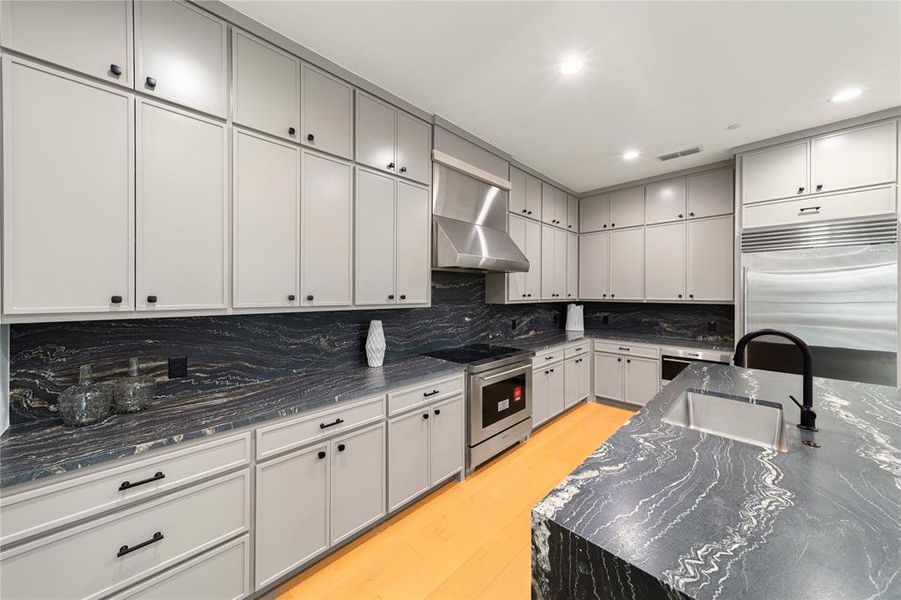 Furnished interior view inside a new home in , Dallas (Image 20).