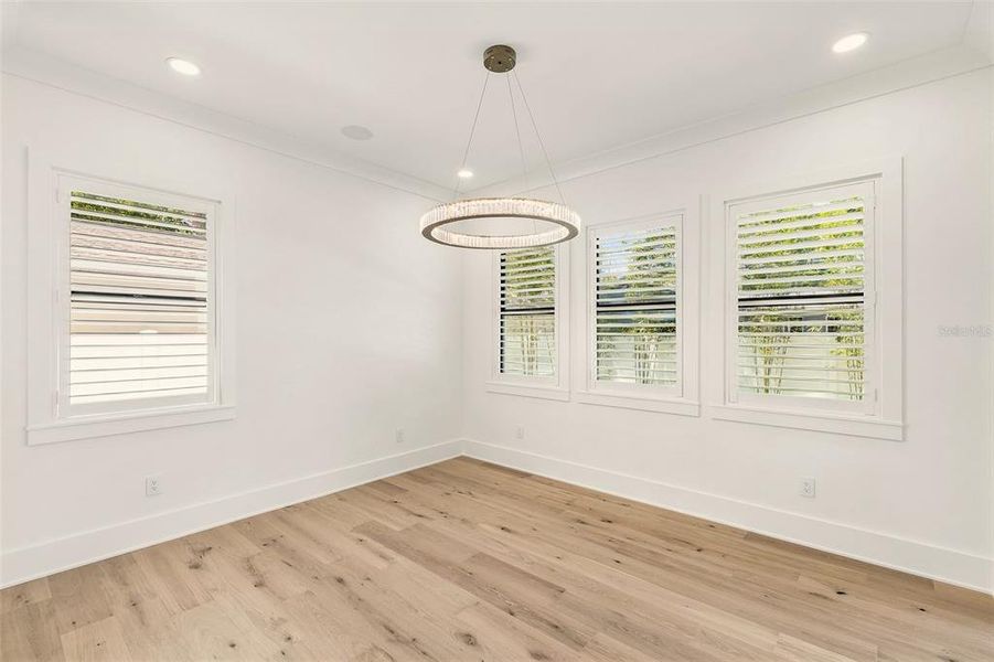 Spacious, unfurnished interior of a new home in , Tampa (Image 25).