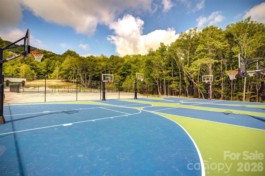 Community amenities in , Banner Elk (Image 3).