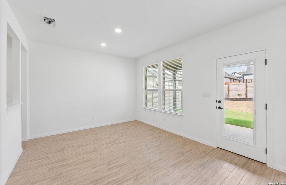 Spacious, unfurnished interior of a new home in Davis Ranch, San Antonio (Image 53).