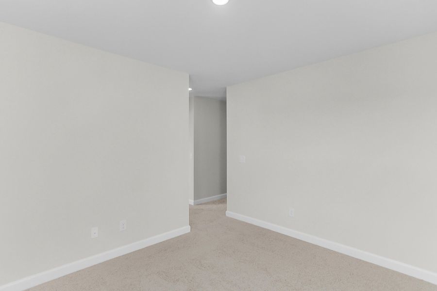 Spacious, unfurnished interior of a new home in Six Oaks, Summerville (Image 31).