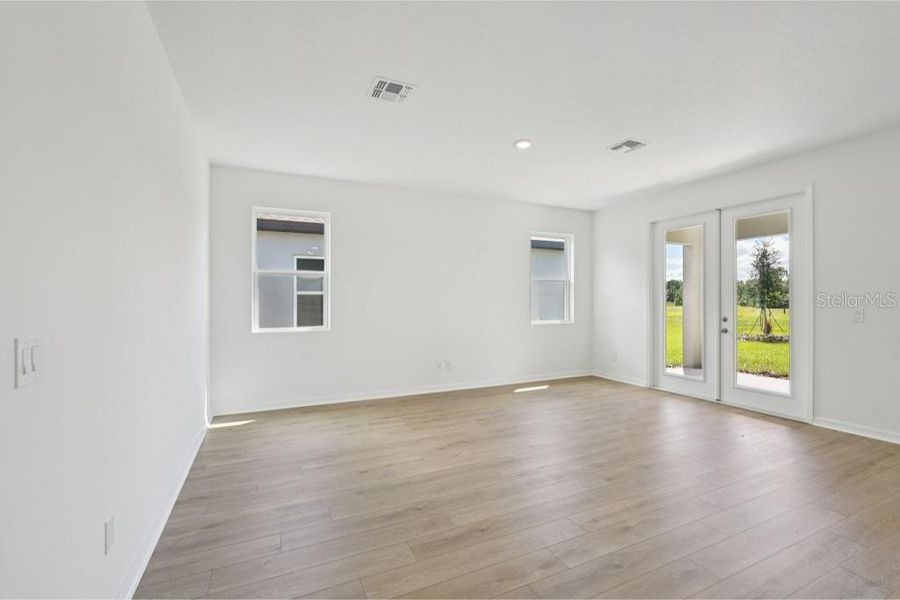 Spacious, unfurnished interior of a new home in Trailside, Mount Dora (Image 7). Spacious, unfurnished interior of a new home in Trailside, Mount Dora (Image 7).