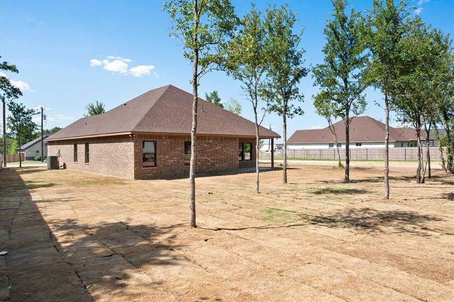 Exterior details and patio area of a home in , Cleburne (Image 3).