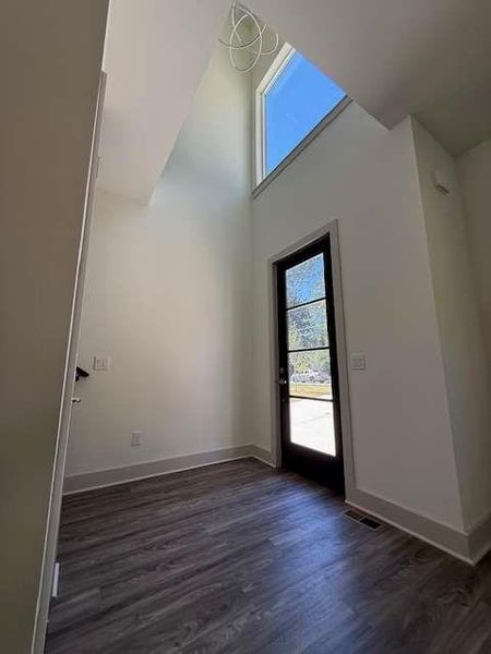 Spacious, unfurnished interior of a new home in , Atlanta (Image 16).