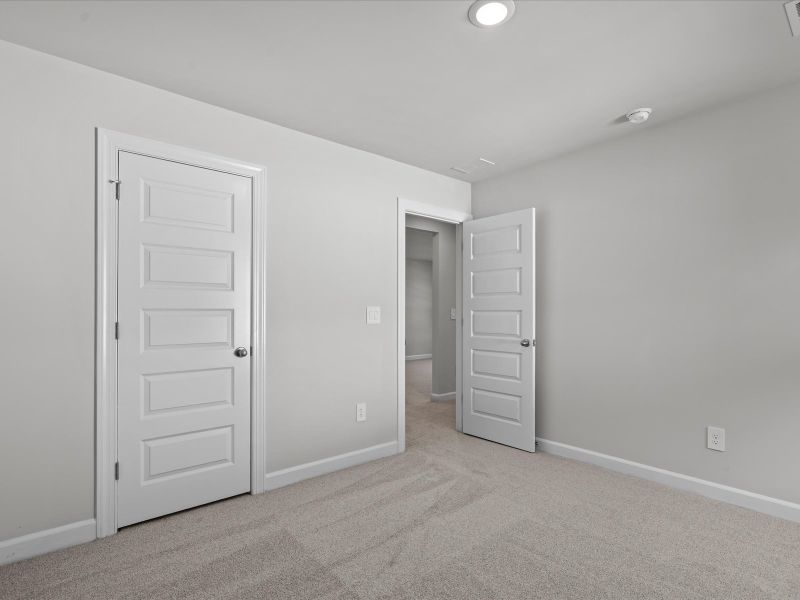 Spacious, unfurnished interior of a new home in Creek Ridge - Signature Collection, Spartanburg (Image 19). Spacious, unfurnished interior of a new home in Creek Ridge - Signature Collection, Spartanburg (Image 19).