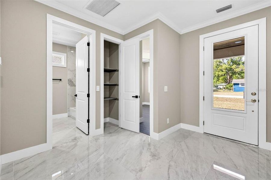 Spacious, unfurnished interior of a new home in , Masaryktown (Image 24).