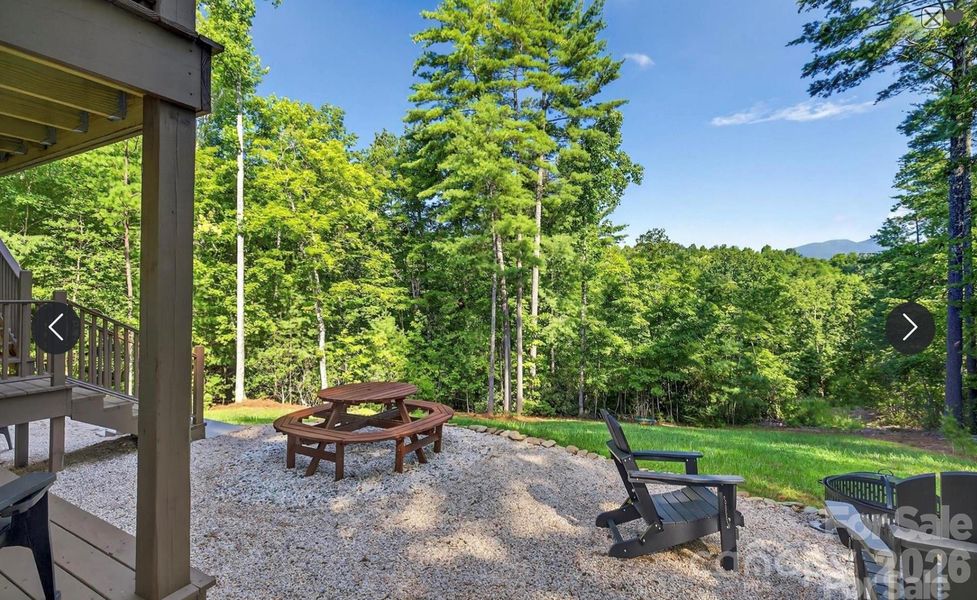 Exterior details and patio area of a home in , Nebo (Image 28).