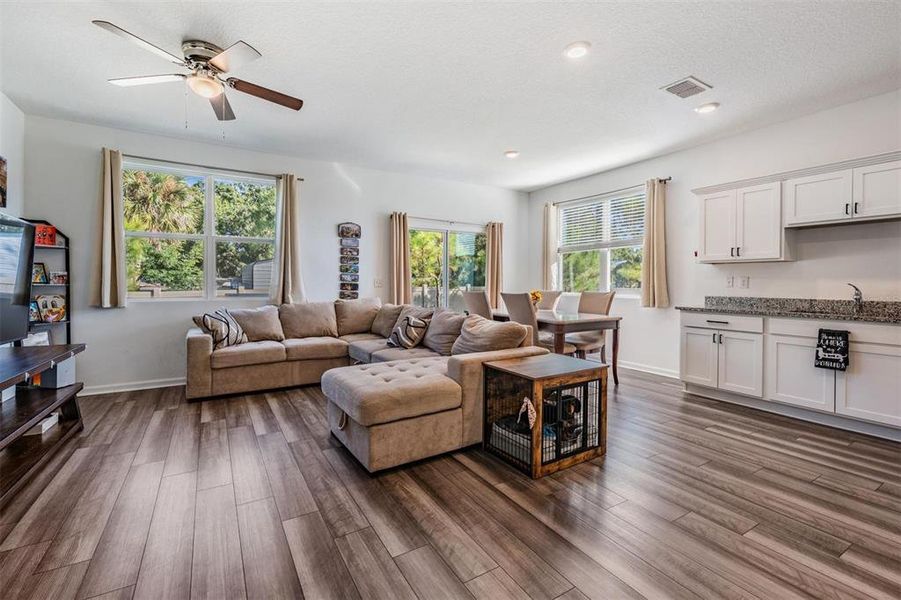 Furnished interior view inside a new home in Dug Creek, Gibsonton (Image 18). Furnished interior view inside a new home in Dug Creek, Gibsonton (Image 18).