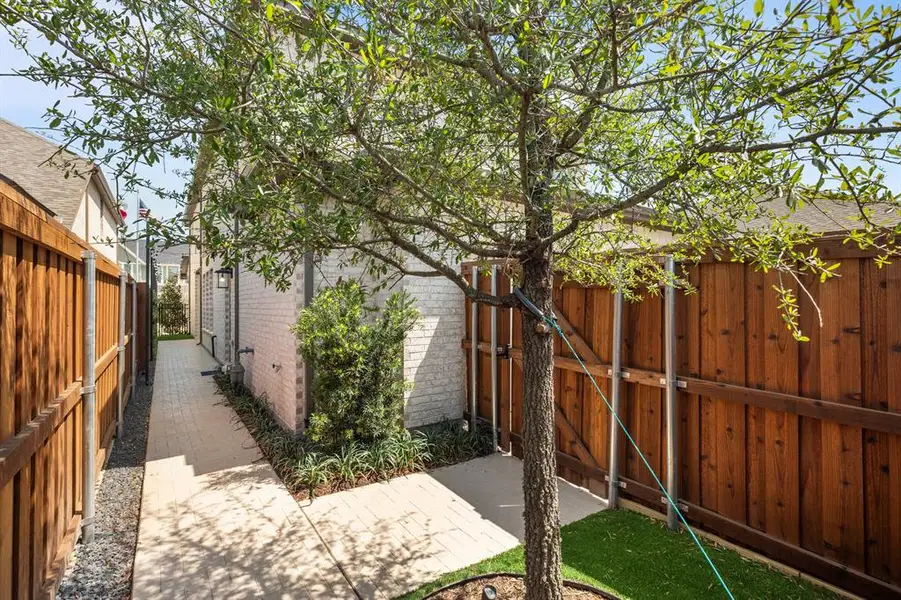 Exterior details and patio area of a home in , Mesquite (Image 3).