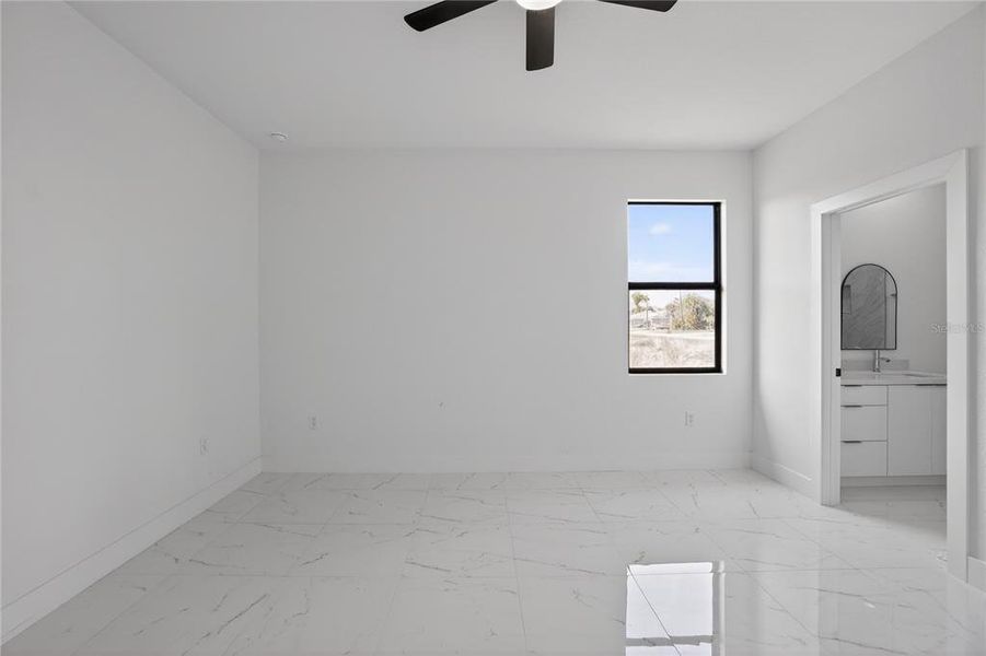 Spacious, unfurnished interior of a new home in , Rotonda West (Image 56).