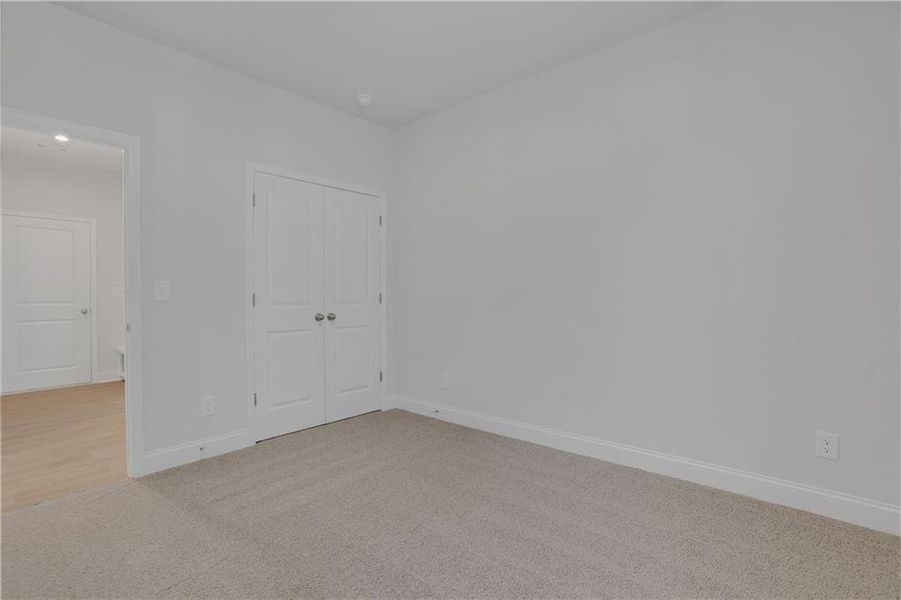 Spacious, unfurnished interior of a new home in Cambridge at Steels Bridge, Canton (Image 11).