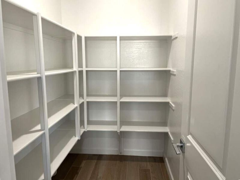 Walk in pantry