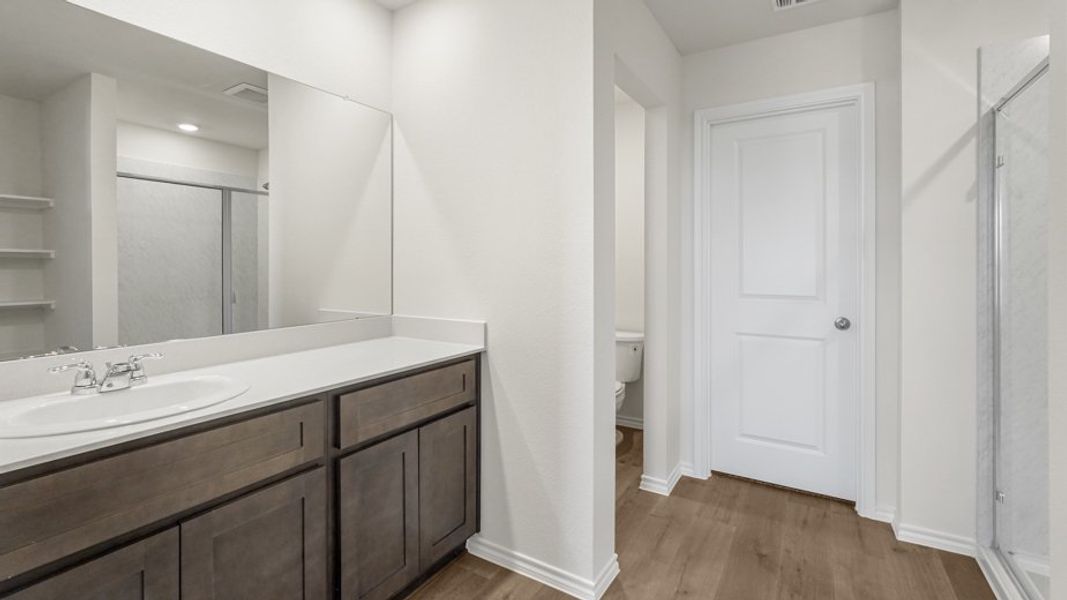 Furnished interior view inside a new home in Riverfield, Josephine (Image 10).